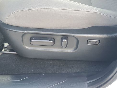 Certified 2022 Toyota Tacoma TRD Off-Road image 29