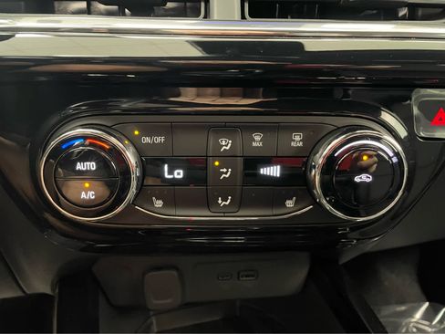 New 2026 Chevrolet Trax RS w/ Sunroof Package FWD image 5