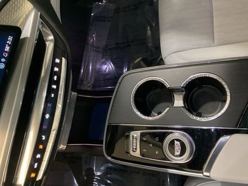 Used 2024 Cadillac Lyriq Sport image 18