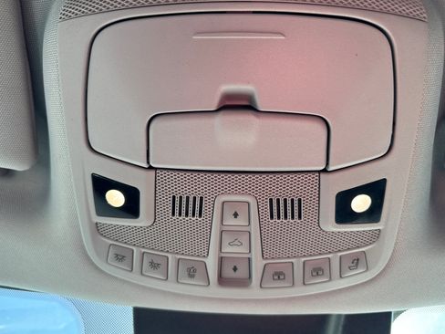 Used 2018 Lincoln Navigator L Select w/ Technology Package image 12