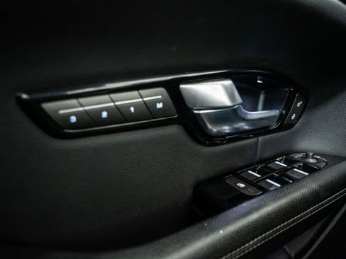 Used 2018 Land Rover Range Rover Evoque Landmark Edition image 30