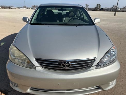 Used 2005 Toyota Camry LE image 32