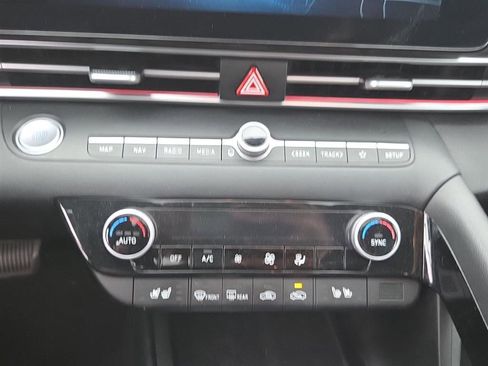 Used 2023 Hyundai Elantra Limited image 4