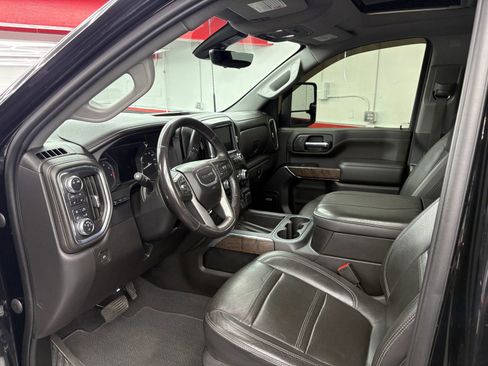 Used 2023 GMC Sierra 2500 Denali w/ Denali Ultimate Package image 9