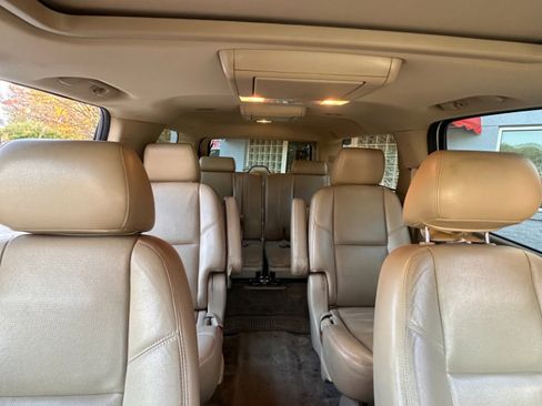 Used 2012 Chevrolet Suburban LTZ image 13