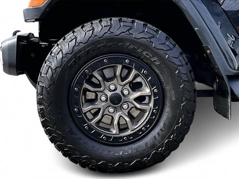 Certified 2020 Jeep Wrangler Unlimited Sahara image 30