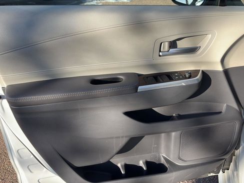 Used 2023 Toyota Sienna XLE image 8