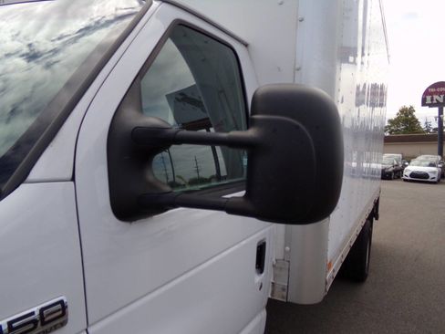 Used 2017 Ford E-450 and Econoline 450 Super Duty w/ Power Windows & Locks Group image 26