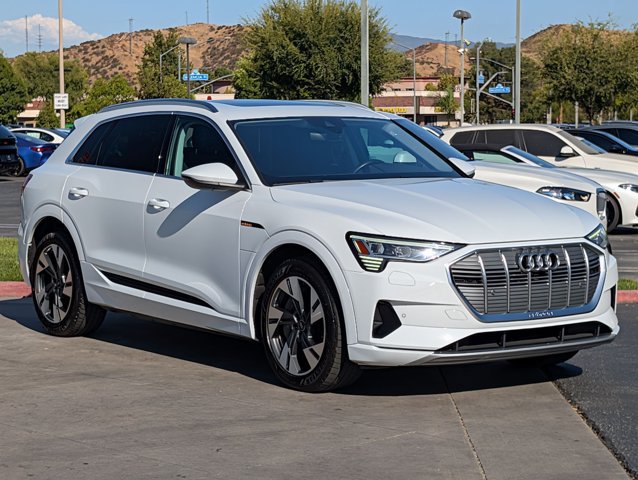 Used 2023 Audi e-tron Premium AWD/4WD image 3