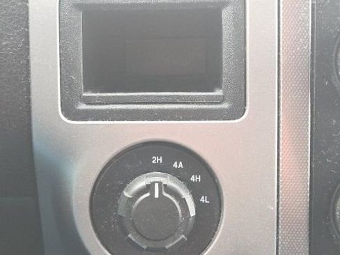 Used 2017 Ford Expedition XLT image 31