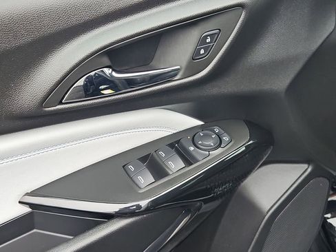 Certified 2025 Chevrolet Trax LT w/ LT Convenience Package image 11