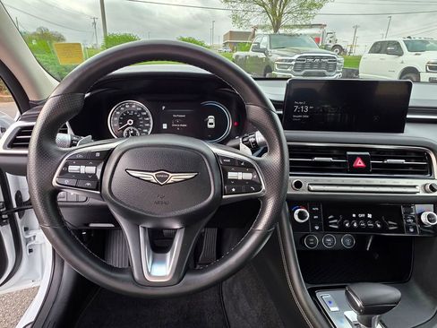 Used 2025 Genesis G70 2.5T AWD/4WD image 18