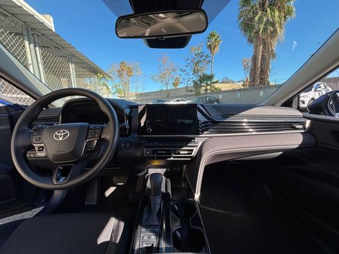 Used 2025 Toyota Camry LE image 33