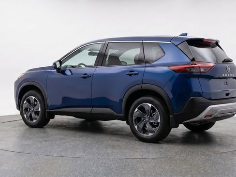 Used 2025 Nissan Rogue SV FWD image 6