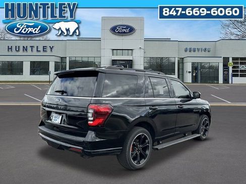 Used 2022 Ford Expedition Limited AWD/4WD image 5