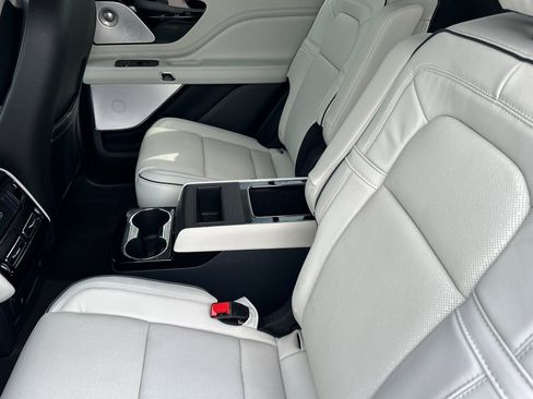 New 2026 Lincoln Aviator Black Label w/ Black Label Special Edition AWD/4WD image 11