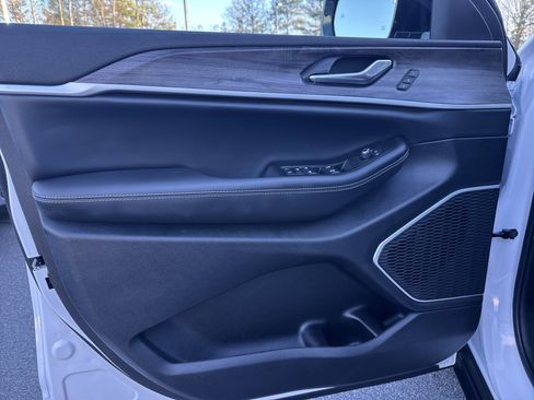 New 2026 Jeep Grand Cherokee Limited w/ Limited Altitude Package image 24