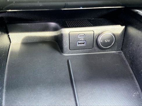 Used 2021 Ford Escape SE w/ SE Sport Appearance Package image 33