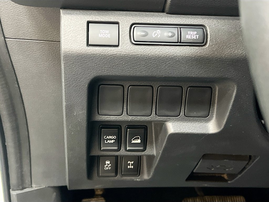Used 2024 Nissan Frontier PRO-4X w/ Off-Road Protection Package AWD/4WD image 10