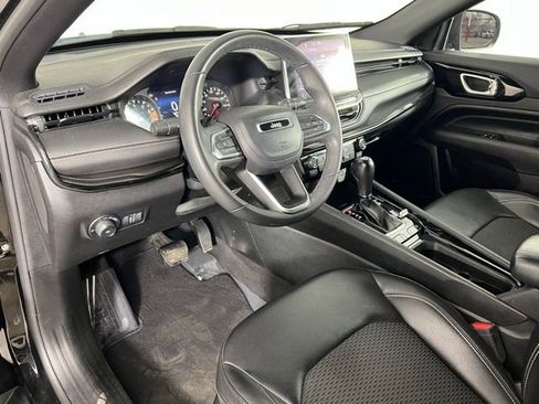 Used 2023 Jeep Compass Altitude image 24