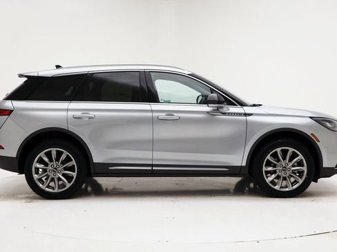 Used 2022 Lincoln Corsair AWD w/ Premium Package image 2