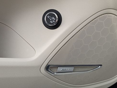 Certified 2023 Buick Envision Avenir image 11