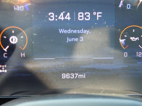 Used 2026 Chevrolet Suburban High Country AWD/4WD image 28