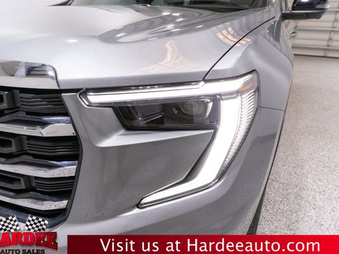 Used 2026 GMC Acadia Elevation w/ Elevation Premium Package FWD image 8