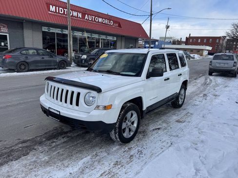 Used 2017 Jeep Patriot Sport w/ Tire & Wheel Group image 2