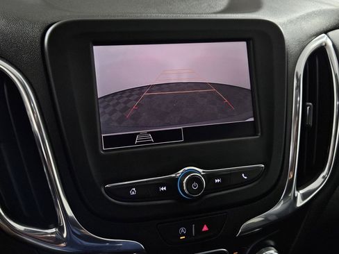 Used 2023 Chevrolet Equinox LT w/ Driver Convenience Package image 9