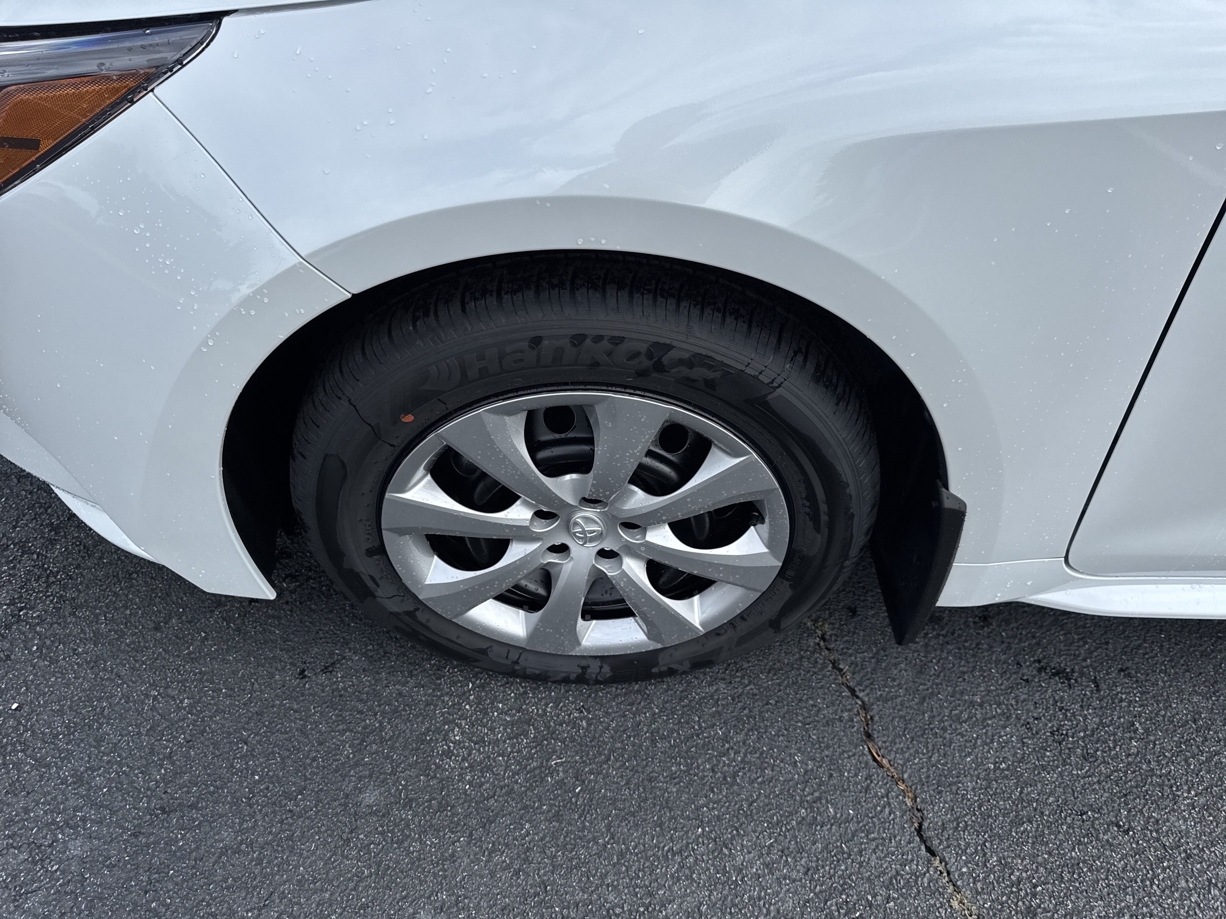 Used 2025 Toyota Corolla LE FWD image 9