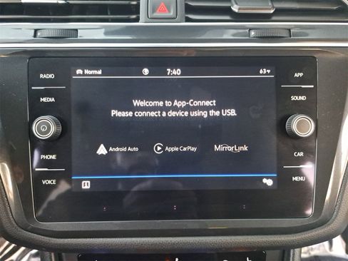 Certified 2022 Volkswagen Tiguan SE w/ Panoramic Sunroof Package image 22