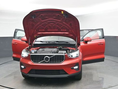 Used 2023 Volvo XC40 B5 Ultimate w/ Climate Package image 54