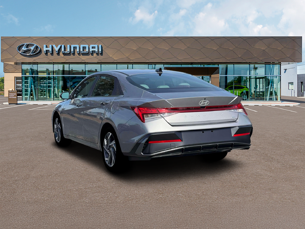 Certified 2026 Hyundai Elantra Limited FWD image 5