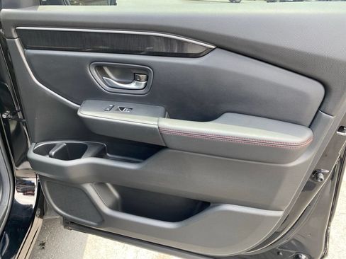 Used 2025 Honda Pilot Black Edition image 36