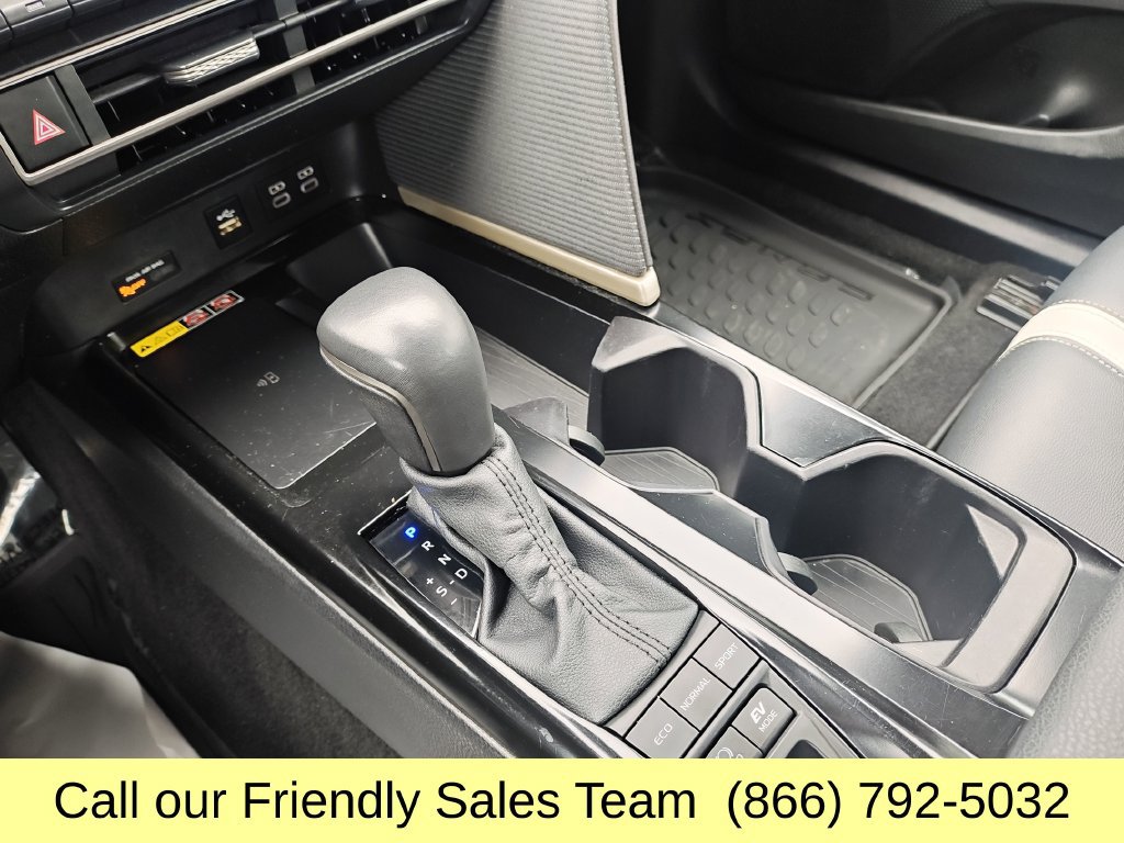 Certified 2025 Toyota Camry SE FWD image 22