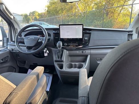 Certified 2025 Ford Transit 350 XLT image 8