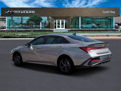 New 2026 Hyundai Elantra SEL Sport image 4