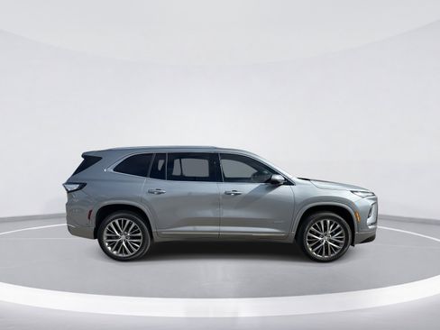 Certified 2025 Buick Enclave Avenir w/ Super Cruise Package image 9