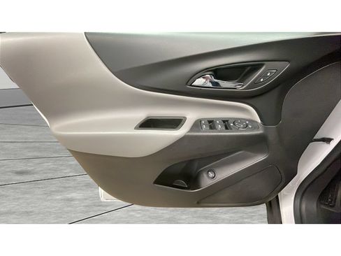 Used 2019 Chevrolet Equinox LT FWD image 9