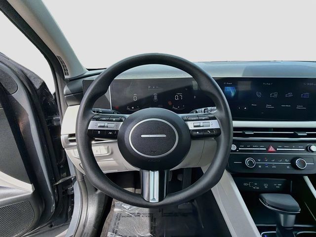 Used 2025 Hyundai Tucson SE FWD image 11