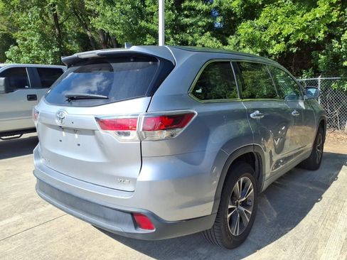 Used 2016 Toyota Highlander XLE FWD image 7