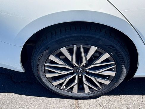 Used 2025 Nissan Altima 2.5 SV FWD image 29