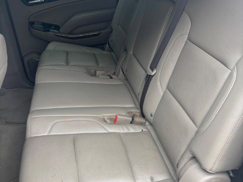 Used 2019 GMC Yukon XL SLT w/ Open Road Package image 5