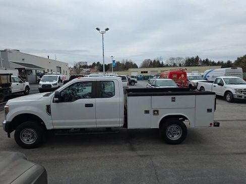 Used 2018 Ford F250 XL w/ Power Equipment Group image 4