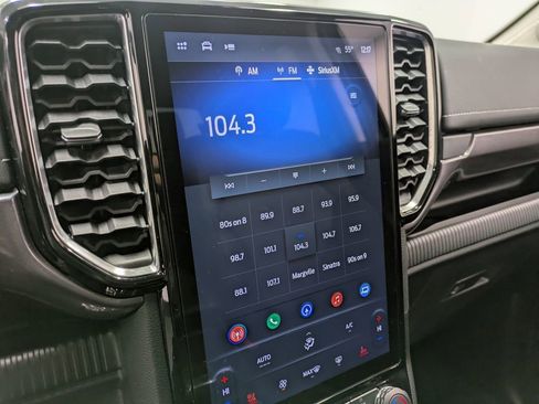 Used 2025 Ford Ranger Lariat image 11