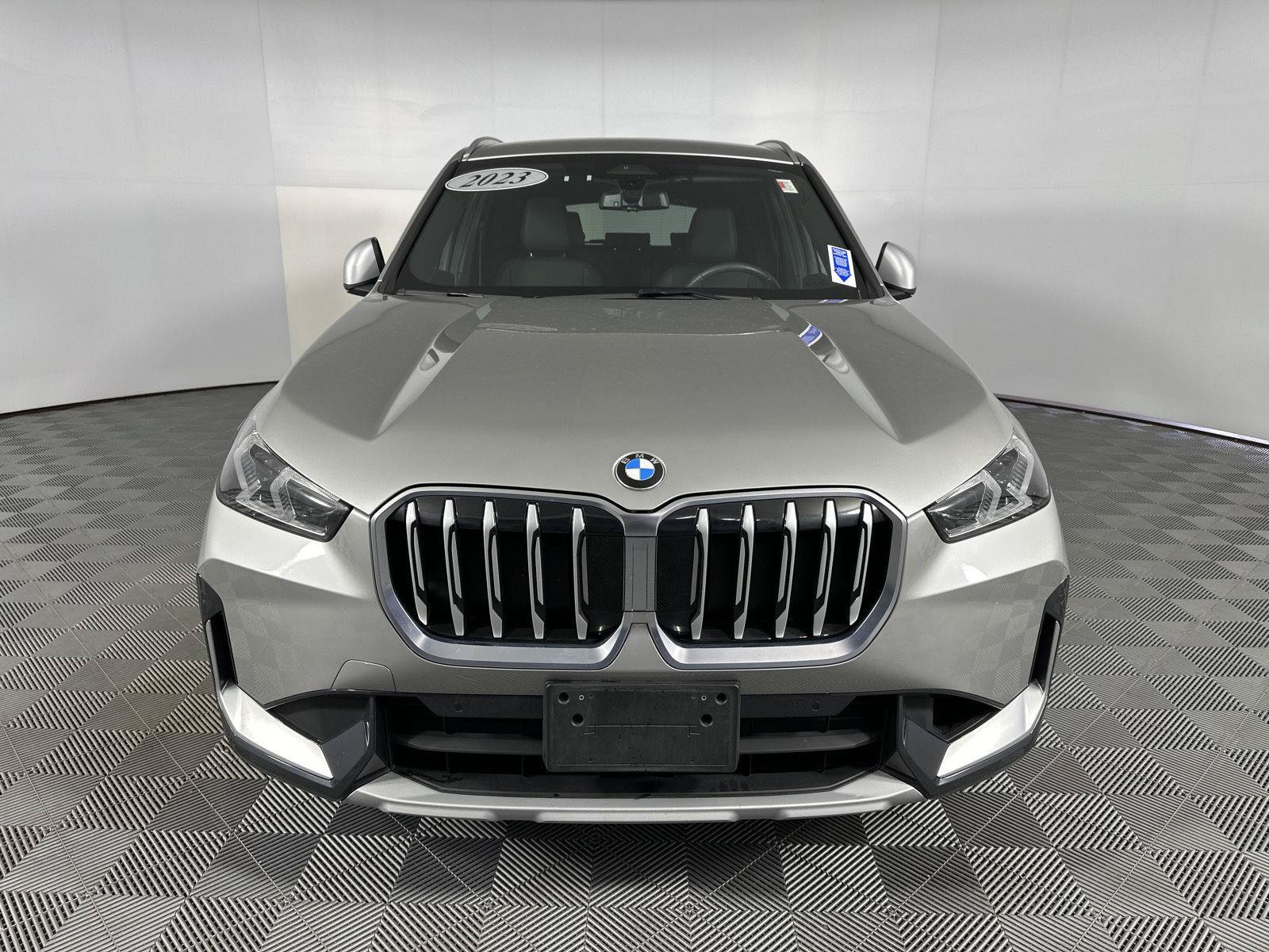 Used 2023 BMW X1 xDrive28i w/ Convenience Package AWD/4WD image 3