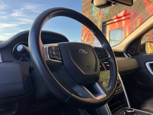 Used 2019 Land Rover Discovery Sport SE image 49