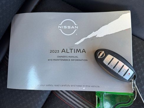 Used 2023 Nissan Altima 2.5 SR image 29