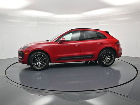 Certified 2024 Porsche Macan AWD/4WD image 2